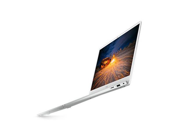 Dell Inspiron 7591 15.6'' i7-9750H 512GB 32GB FHD Windows 11 Silver Laptop B