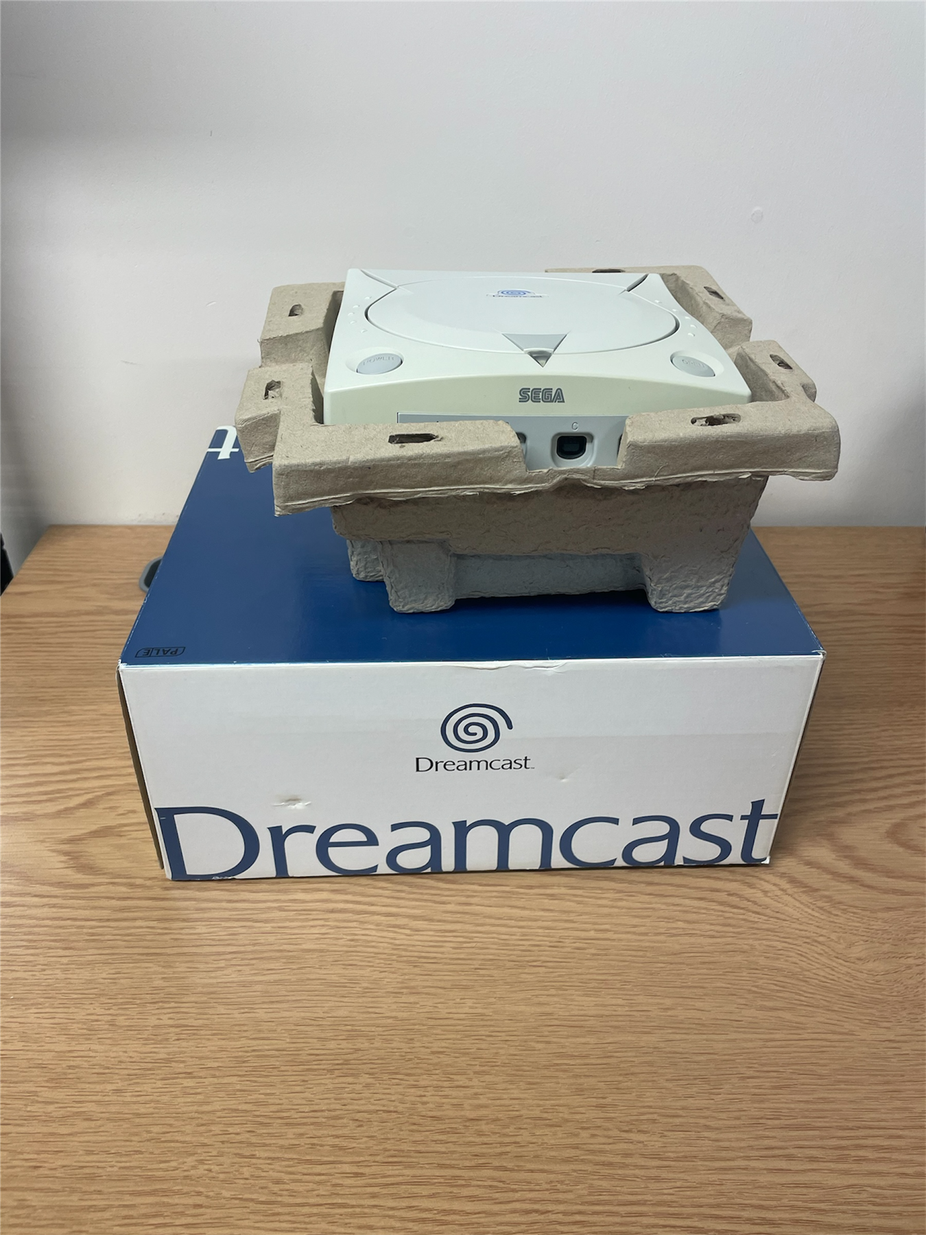 Sega Dreamcast White Vintage Retro Video Games Console HKT-3030